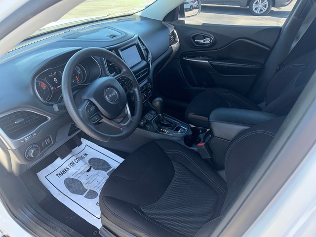 Jeep Cherokee Vehicle Full-screen Gallery Image 09