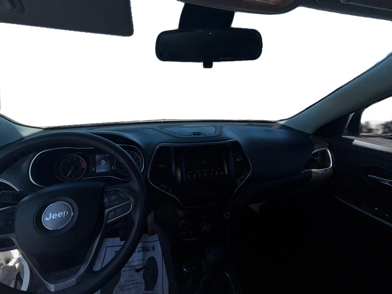 Jeep Cherokee Vehicle Full-screen Gallery Image 15