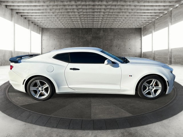 Chevrolet Camaro Vehicle Full-screen Gallery Image 04