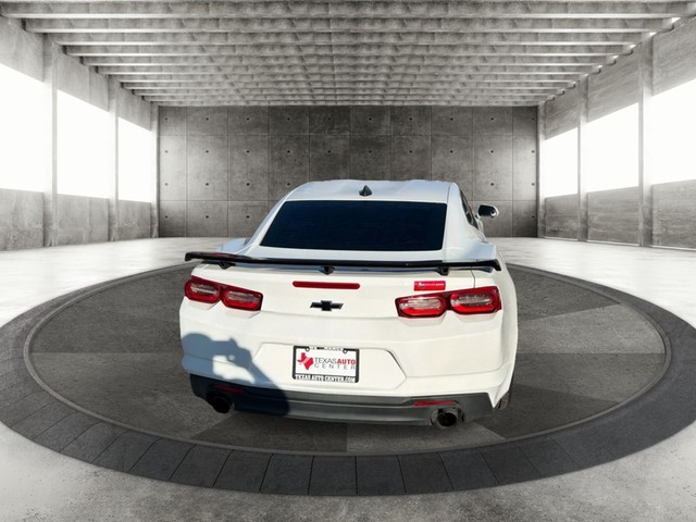 Chevrolet Camaro Vehicle Full-screen Gallery Image 06