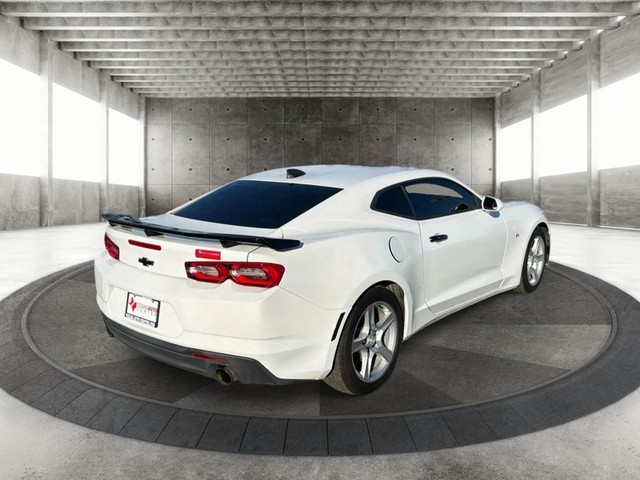 Chevrolet Camaro Vehicle Full-screen Gallery Image 07