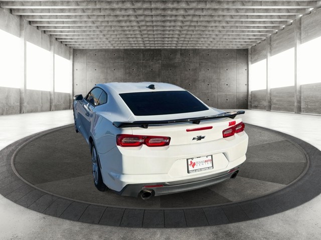 Chevrolet Camaro Vehicle Full-screen Gallery Image 08