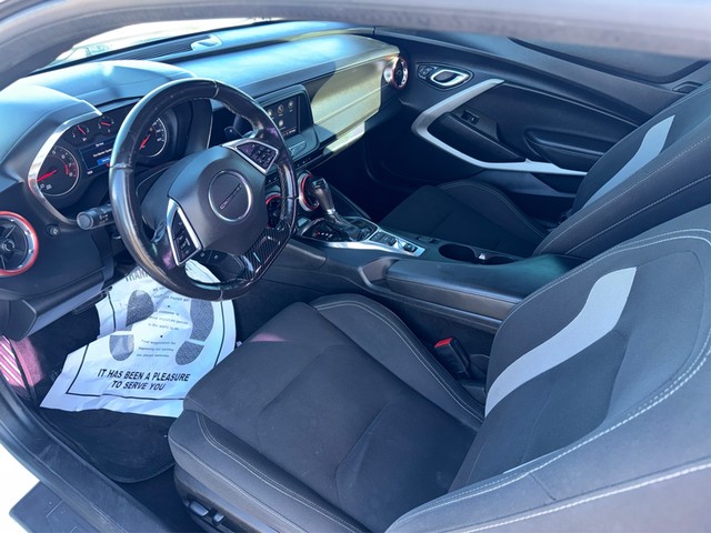 Chevrolet Camaro Vehicle Full-screen Gallery Image 09