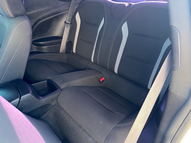 Chevrolet Camaro Vehicle Full-screen Gallery Image 10