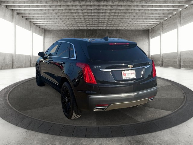 Cadillac XT5 Vehicle Full-screen Gallery Image 08