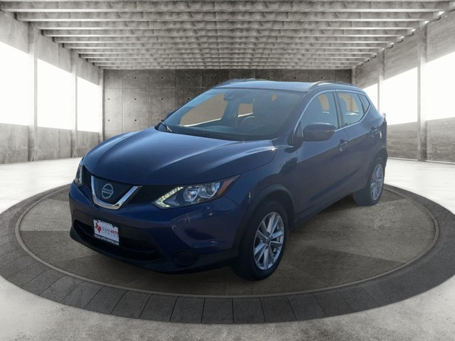 Nissan Rogue Sport Vehicle Full-screen Gallery Image 02