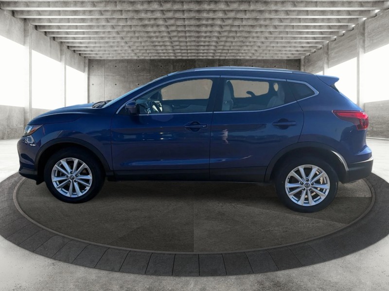 Nissan Rogue Sport Vehicle Full-screen Gallery Image 5