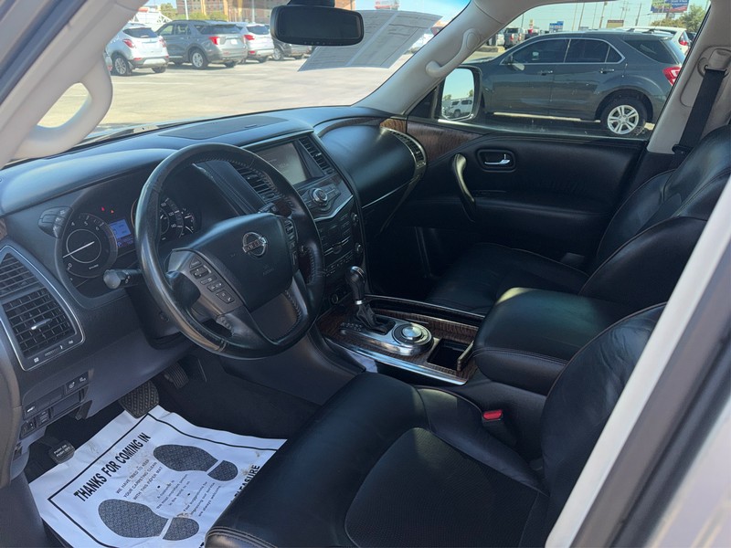 Nissan Armada Vehicle Full-screen Gallery Image 9