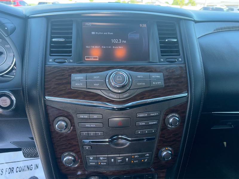 Nissan Armada Vehicle Full-screen Gallery Image 12