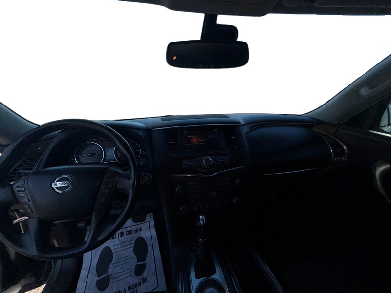 Nissan Armada Vehicle Full-screen Gallery Image 15