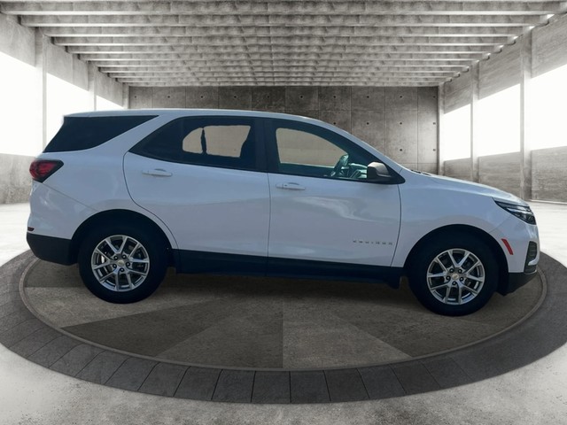 Chevrolet Equinox Vehicle Full-screen Gallery Image 04