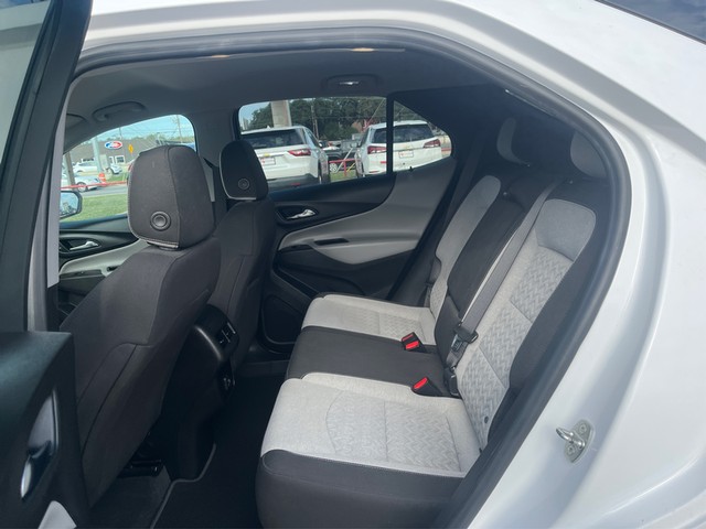 Chevrolet Equinox Vehicle Full-screen Gallery Image 10