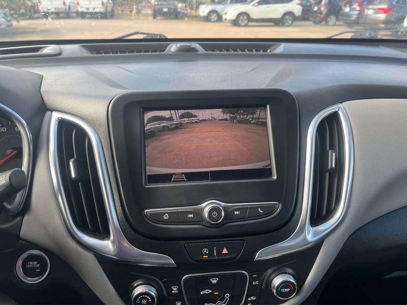 Chevrolet Equinox Vehicle Full-screen Gallery Image 16