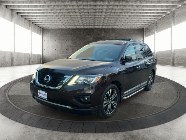 Nissan Pathfinder Vehicle Full-screen Gallery Image 02