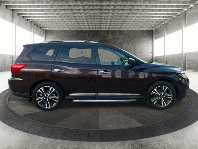 Nissan Pathfinder Vehicle Full-screen Gallery Image 04