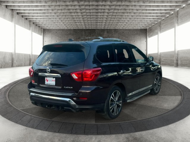 Nissan Pathfinder Vehicle Full-screen Gallery Image 07