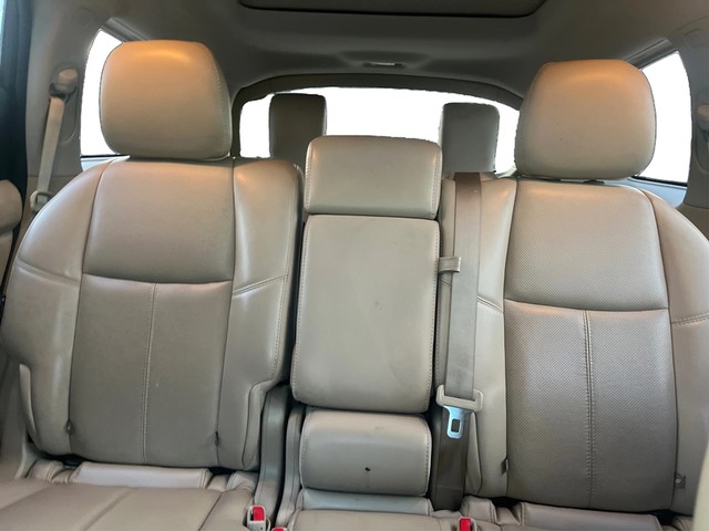 Nissan Pathfinder Vehicle Full-screen Gallery Image 12