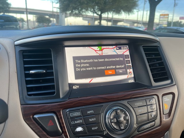 Nissan Pathfinder Vehicle Full-screen Gallery Image 16