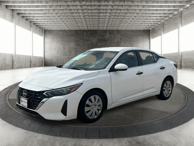 Nissan Sentra Vehicle Full-screen Gallery Image 02