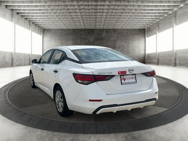 Nissan Sentra Vehicle Full-screen Gallery Image 08