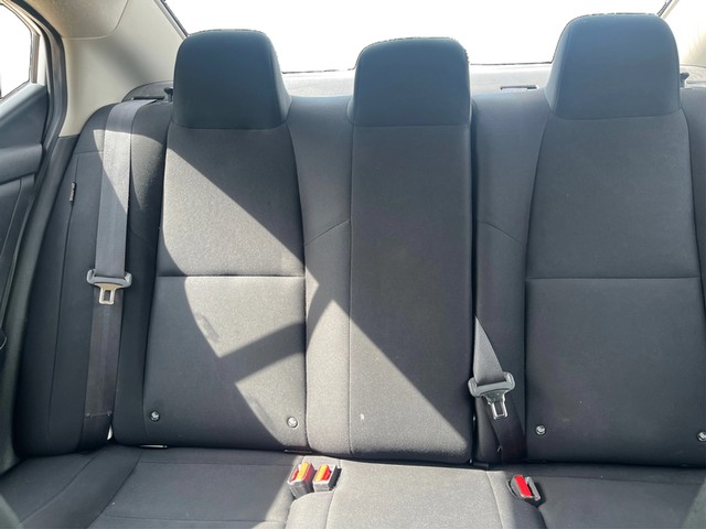 Nissan Sentra Vehicle Full-screen Gallery Image 12
