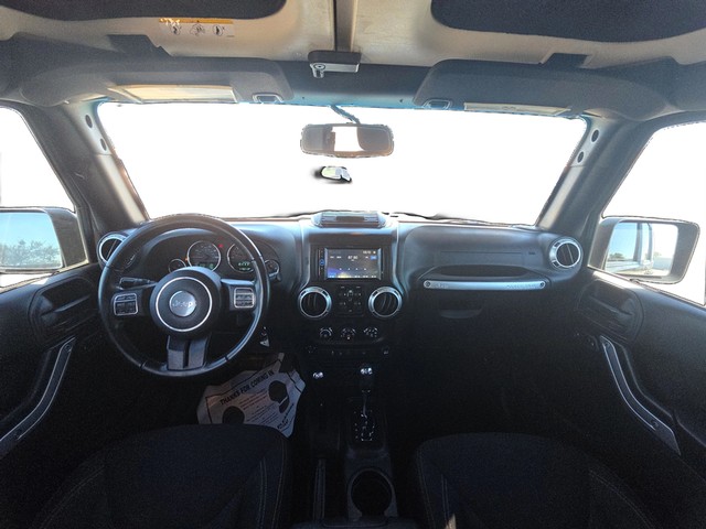 Jeep Wrangler Unlimited Vehicle Full-screen Gallery Image 15