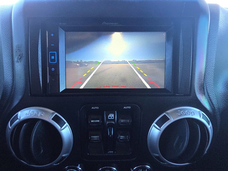 Jeep Wrangler Unlimited Vehicle Full-screen Gallery Image 17