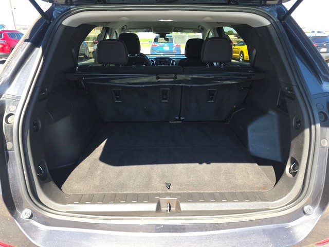 Chevrolet Equinox Vehicle Full-screen Gallery Image 11