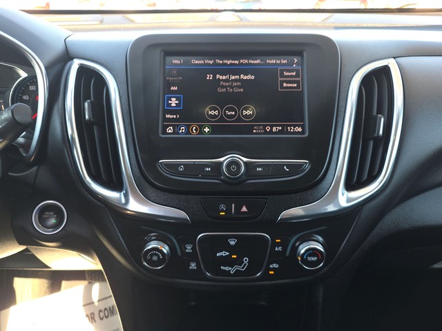 Chevrolet Equinox Vehicle Full-screen Gallery Image 12