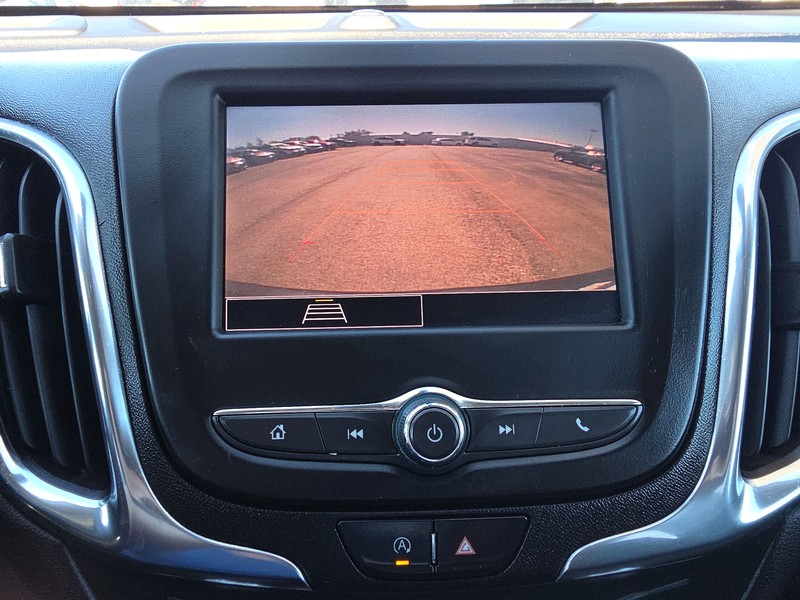 Chevrolet Equinox Vehicle Full-screen Gallery Image 17