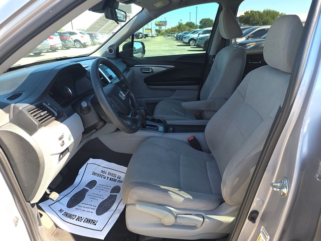 Honda Pilot Vehicle Full-screen Gallery Image 09