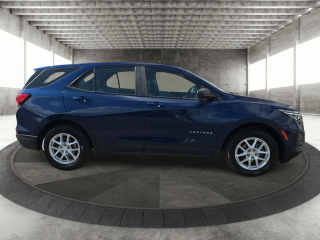 Chevrolet Equinox Vehicle Full-screen Gallery Image 04