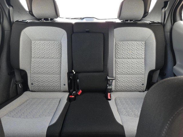 Chevrolet Equinox Vehicle Full-screen Gallery Image 13
