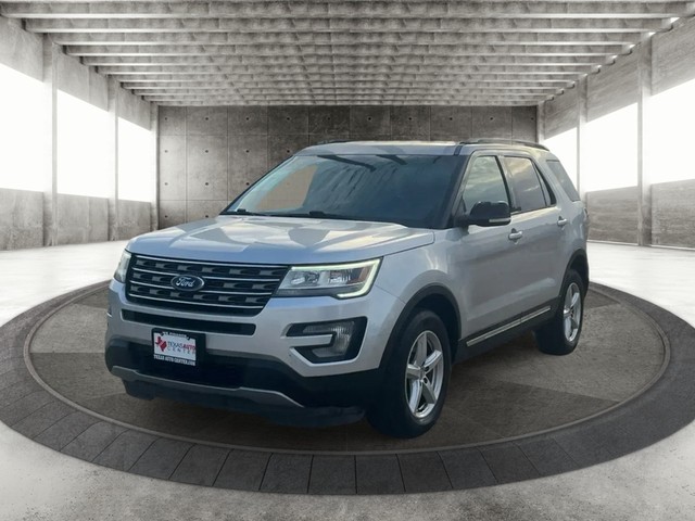 Ford Explorer Vehicle Full-screen Gallery Image 02