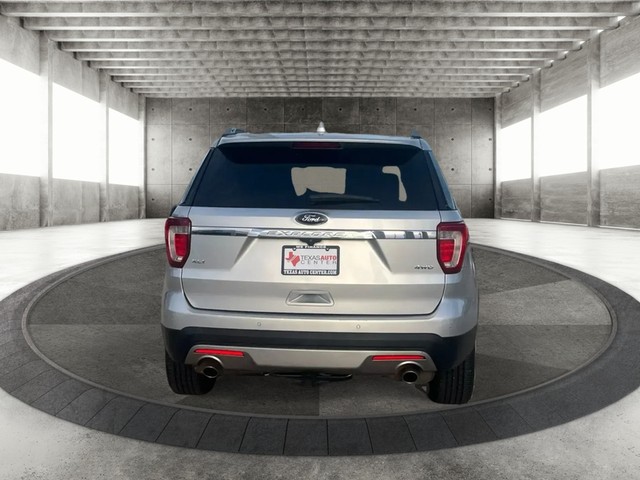 Ford Explorer Vehicle Full-screen Gallery Image 06