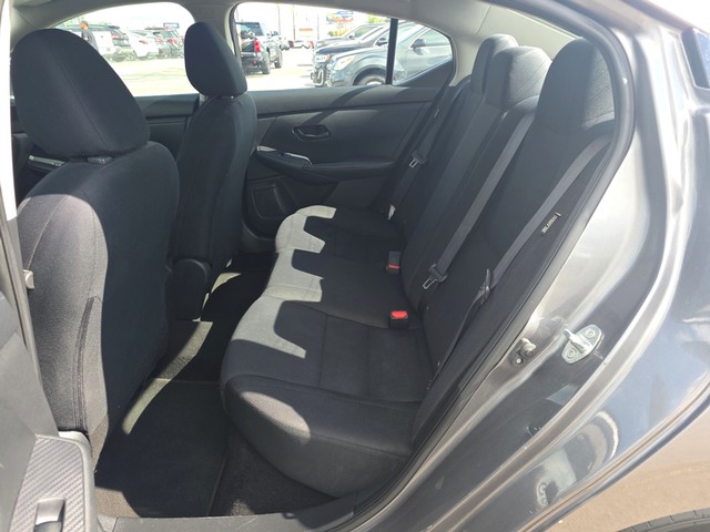 Nissan Sentra Vehicle Full-screen Gallery Image 10