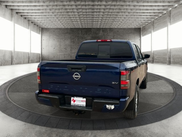 Nissan Frontier Vehicle Full-screen Gallery Image 06