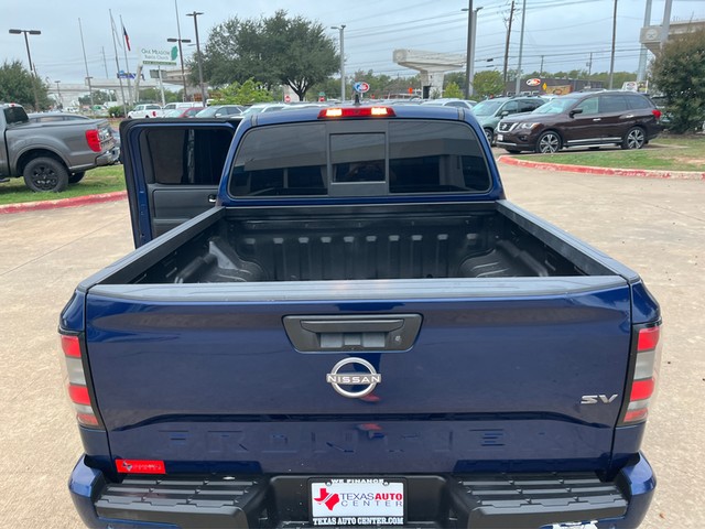 Nissan Frontier Vehicle Full-screen Gallery Image 11