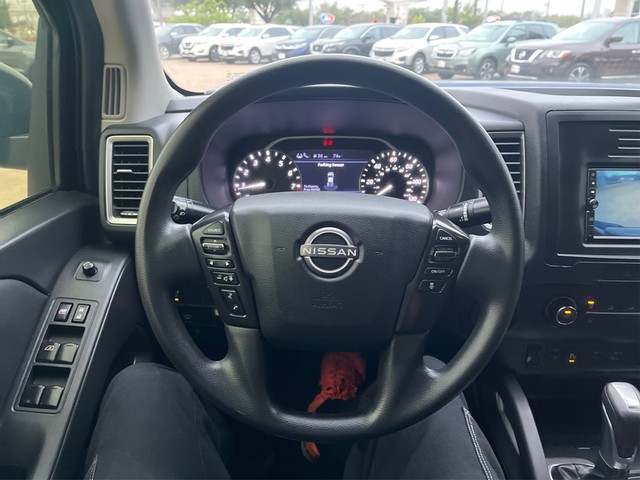 Nissan Frontier Vehicle Full-screen Gallery Image 14