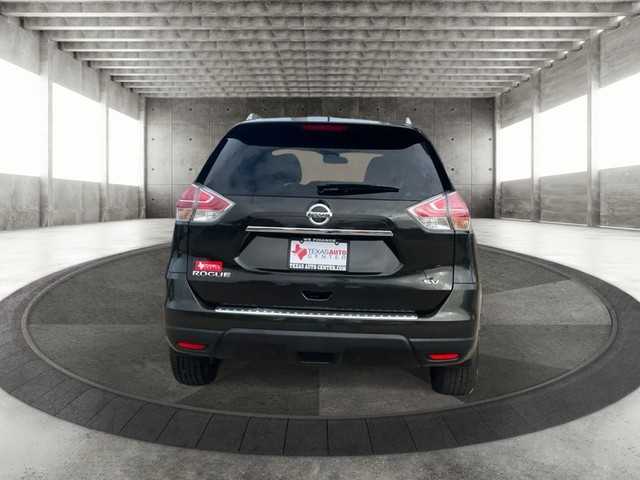 Nissan Rogue Vehicle Full-screen Gallery Image 06