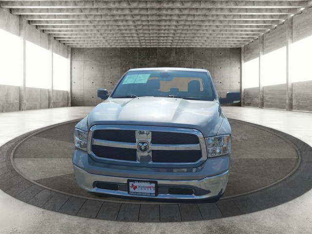 Ram 1500 Classic Vehicle Full-screen Gallery Image 03