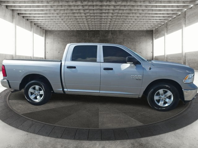 Ram 1500 Classic Vehicle Full-screen Gallery Image 04