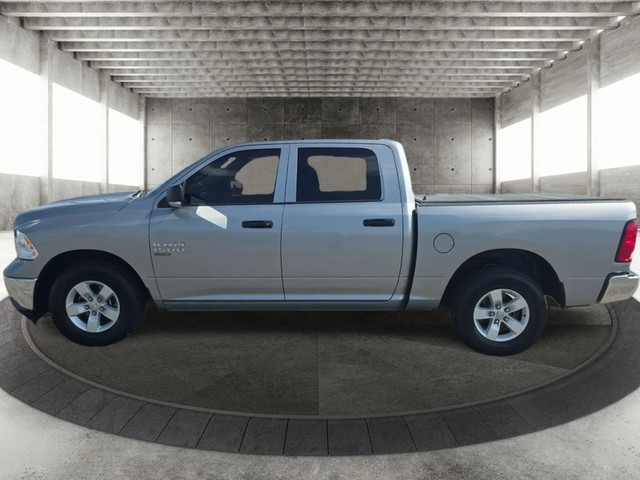 Ram 1500 Classic Vehicle Full-screen Gallery Image 05