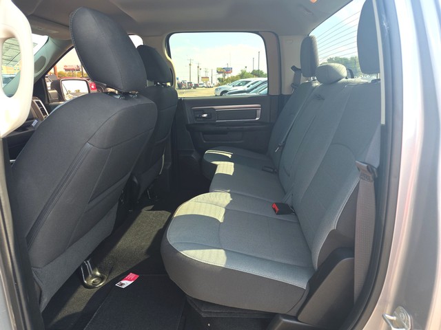 Ram 1500 Classic Vehicle Full-screen Gallery Image 10