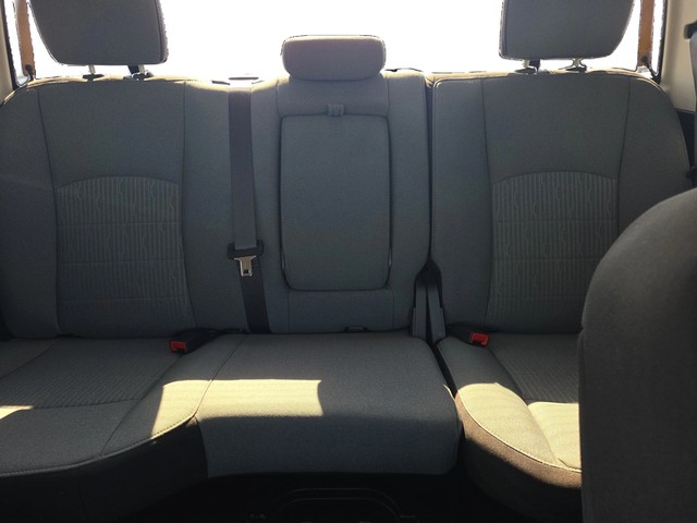 Ram 1500 Classic Vehicle Full-screen Gallery Image 12
