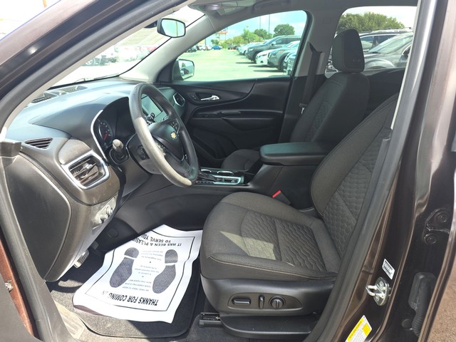 Chevrolet Equinox Vehicle Full-screen Gallery Image 09