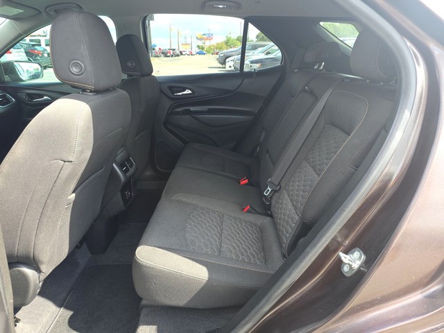 Chevrolet Equinox Vehicle Full-screen Gallery Image 10