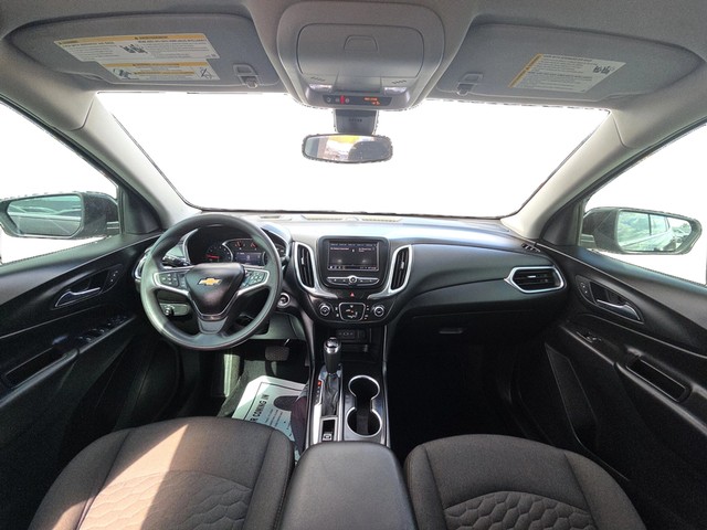 Chevrolet Equinox Vehicle Full-screen Gallery Image 15