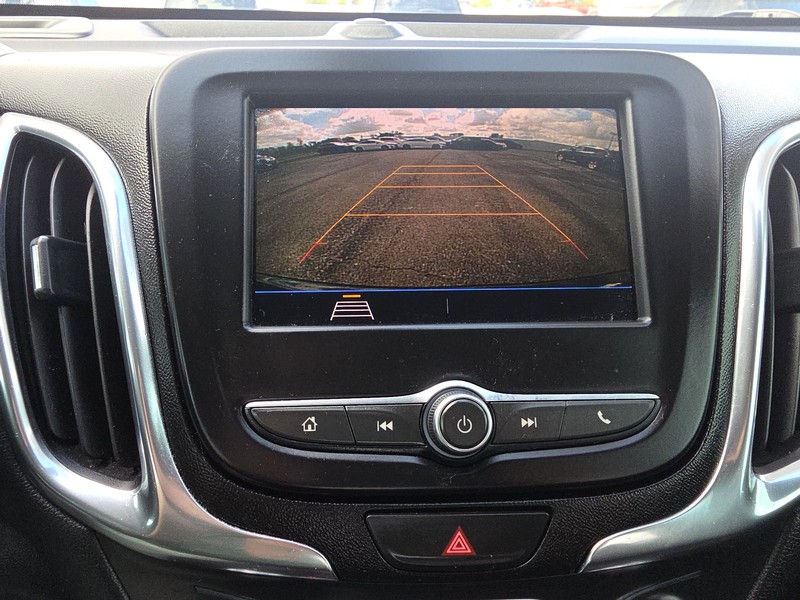 Chevrolet Equinox Vehicle Full-screen Gallery Image 17