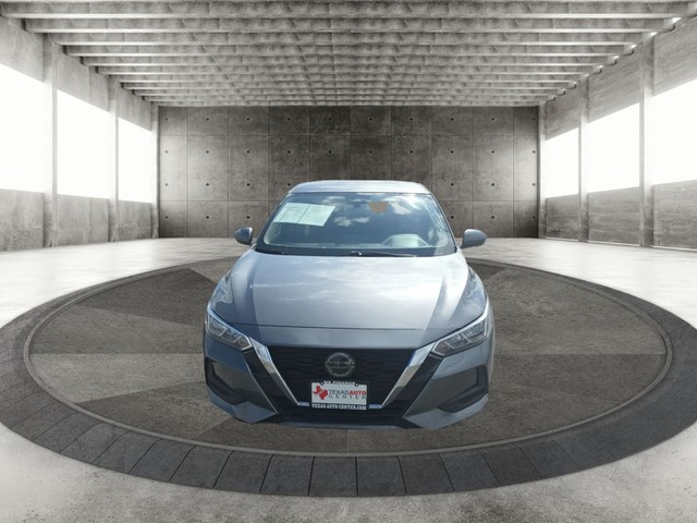 Nissan Sentra Vehicle Full-screen Gallery Image 03